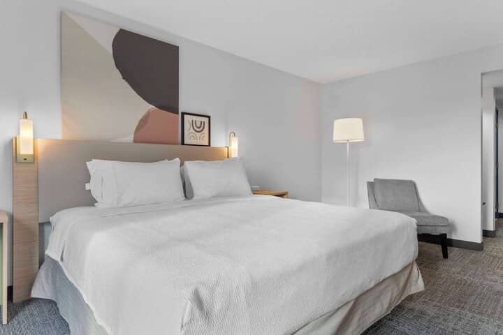 Room 10 of 35