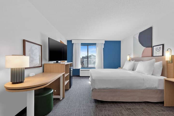 Room 9 of 35