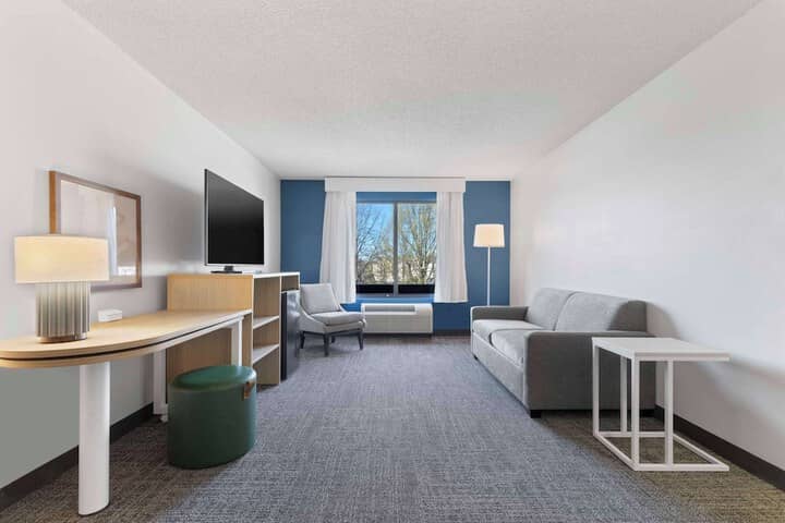 Room 18 of 35
