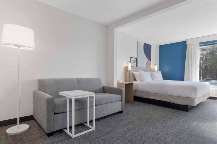 Room 16 of 35